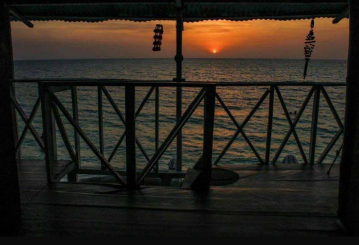 ホテルCabanas Black And White Cartagena エクステリア 写真